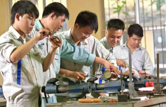 Nghiên cứu miễn tiền sử dụng đất, giảm tiền thuê đất cho cơ sở giáo dục trong nước